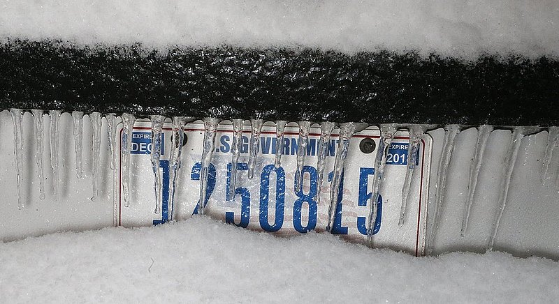 Canyon Center Snow   18.jpg :: for the second day in a row north Alabama Wednesday Feb. 12,  2014 in Fort Payne Ala.  (AP Photo/Hal Yeager)