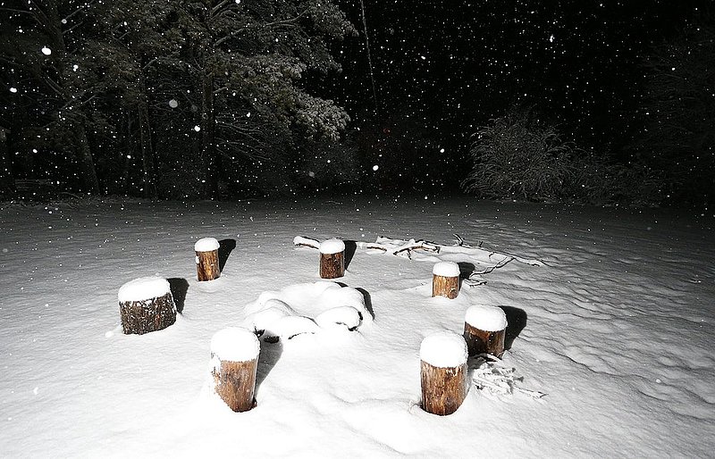 Canyon Center Snow   19.jpg :: for the second day in a row north Alabama Wednesday Feb. 12,  2014 in Fort Payne Ala.  (AP Photo/Hal Yeager)