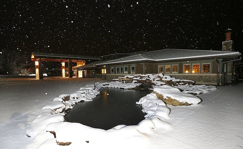 Canyon Center Snow   9.jpg :: for the second day in a row north Alabama Wednesday Feb. 12,  2014 in Fort Payne Ala.  (AP Photo/Hal Yeager)