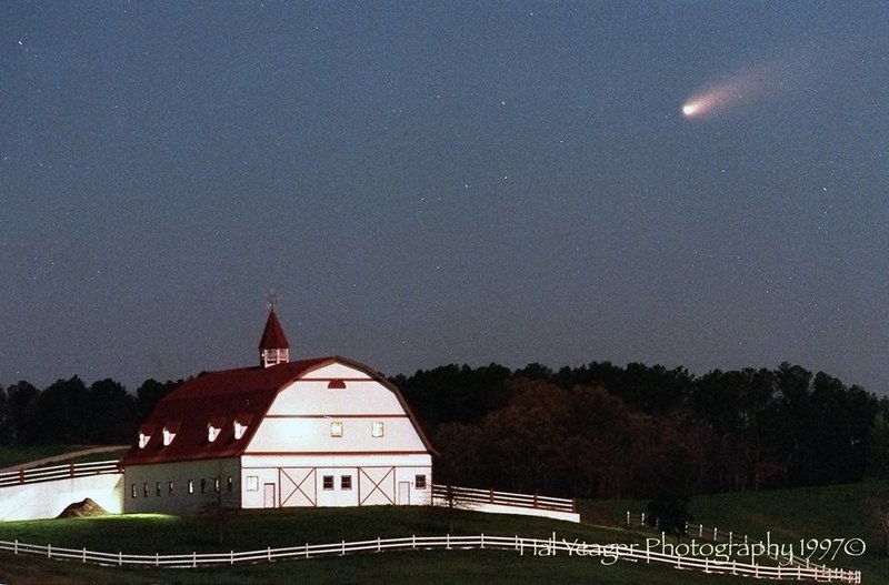 HB COMET.jpg :: STAFF PHOTO/HAL YEAGER       HALE-BOP COMET