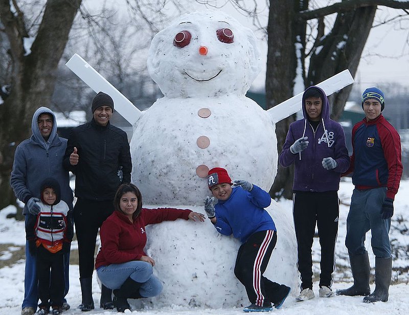 WINTER WEATHER ALHY101    1036     .jpg :: as snow fell on north Alabama Tuesday Feb. 11,  2014 in Fort Payne Ala.  ( Photo/Hal Yeager)