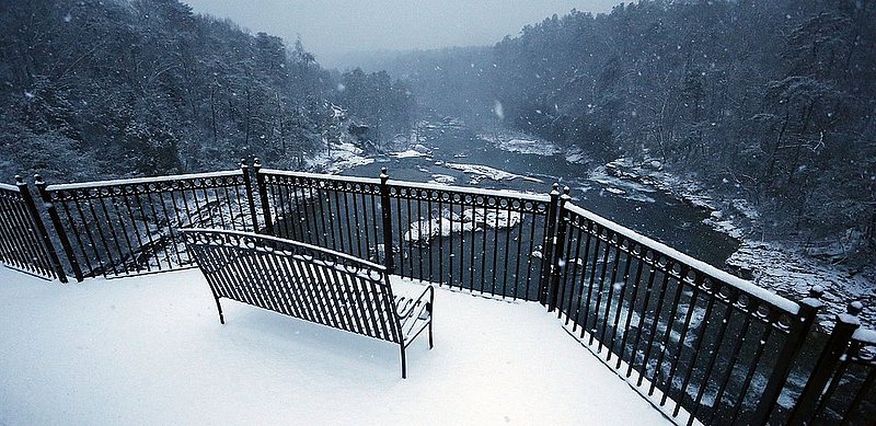 WINTER WEATHER ALHY101    122     .jpg :: as snow fell on north Alabama Tuesday Feb. 11,  2014 in Fort Payne Ala.  ( Photo/Hal Yeager)
