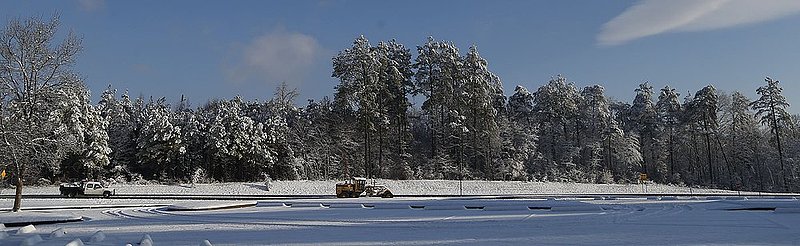 WINTER WEATHER ALHY101    157      A.jpg :: Thursday, Feb. 13,  2014 in Fort Payne Ala.  (AP Photo/Hal Yeager)