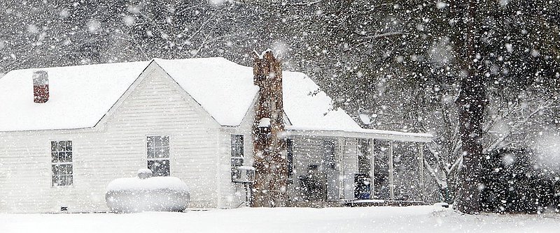 WINTER WEATHER ALHY101    234     .jpg :: as snow fell on north Alabama Tuesday Feb. 11,  2014 in Fort Payne Ala.  ( Photo/Hal Yeager)