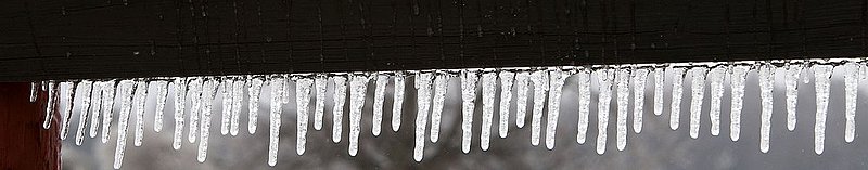 WINTER WEATHER ALHY101    304     .jpg :: for the second day in a row north Alabama Wednesday Feb. 12,  2014 in Fort Payne Ala.  (AP Photo/Hal Yeager)