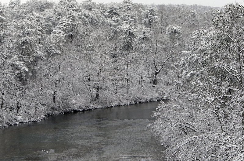 WINTER WEATHER ALHY101    447     .jpg :: as snow fell on north Alabama Tuesday Feb. 11,  2014 in Fort Payne Ala.  ( Photo/Hal Yeager)