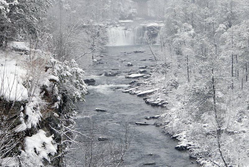 WINTER WEATHER ALHY101    549     .jpg :: as snow fell on north Alabama Tuesday Feb. 11,  2014 in Fort Payne Ala.  ( Photo/Hal Yeager)