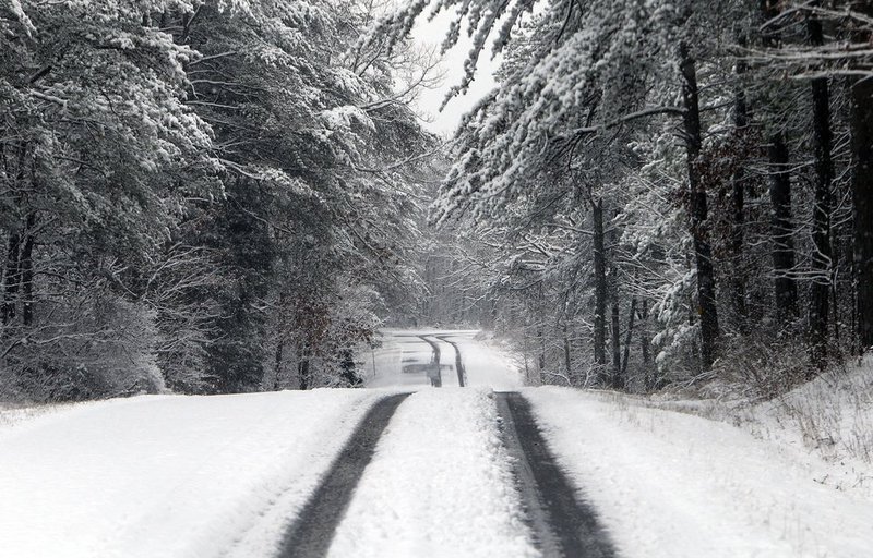 WINTER WEATHER ALHY101    561     .jpg :: as snow fell on north Alabama Tuesday Feb. 11,  2014 in Fort Payne Ala.  ( Photo/Hal Yeager)