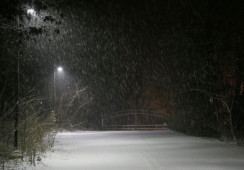 WINTER WEATHER ALHY101    9     .jpg :: as snow fell on north Alabama Tuesday Feb. 11,  2014 in Fort Payne Ala.  ( Photo/Hal Yeager)