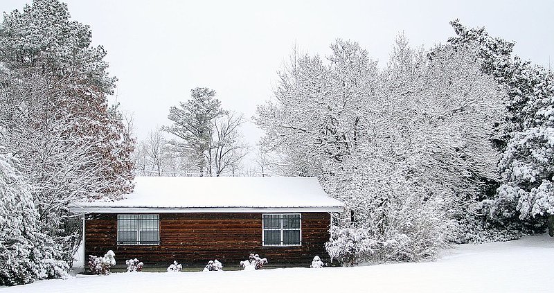 WINTER WEATHER ALHY101    955     .jpg :: as snow fell on north Alabama Tuesday Feb. 11,  2014 in Fort Payne Ala.  ( Photo/Hal Yeager)