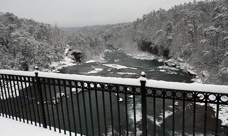WINTER WEATHER ALHY101    962     .jpg :: as snow fell on north Alabama Tuesday Feb. 11,  2014 in Fort Payne Ala.  ( Photo/Hal Yeager)