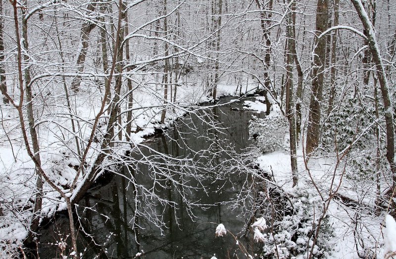 WINTER WEATHER ALHY101    998     .jpg :: as snow fell on north Alabama Tuesday Feb. 11,  2014 in Fort Payne Ala.  ( Photo/Hal Yeager)