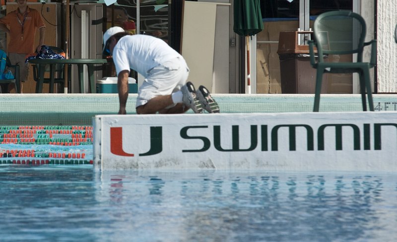-122.jpg :: UM Swimming vs Central Connecticut