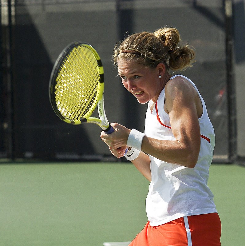 -315.jpg :: UM Women's Tennis Vs FAU 1-23-2010