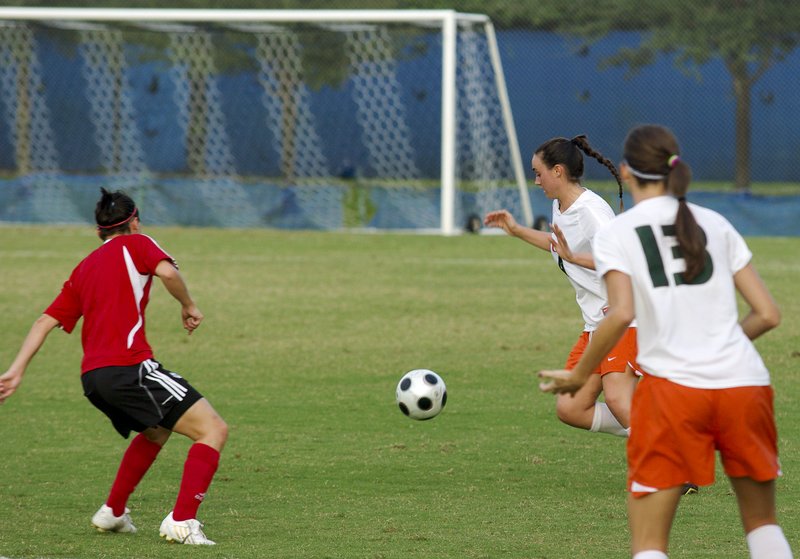 -681.jpg :: UM Soccer vs Canadian National Team