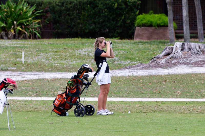 _IGP3624-9.jpg :: UM Women's golf 4-5-2010