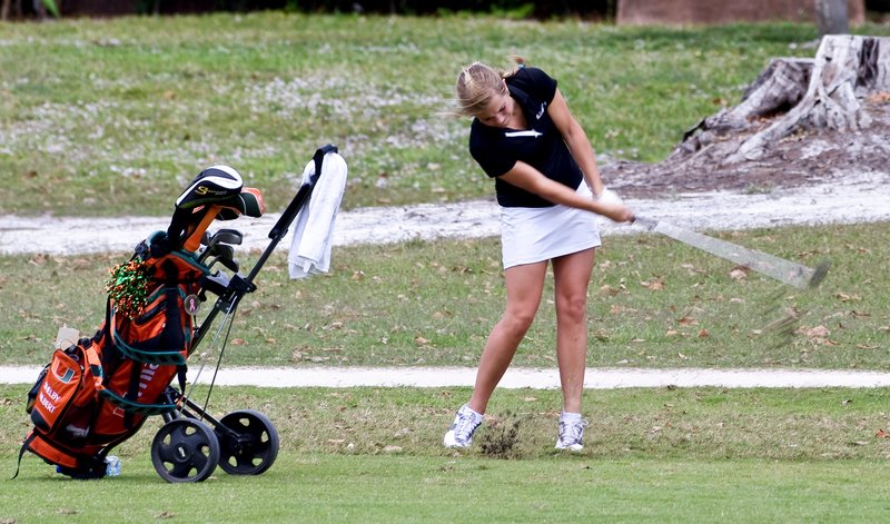 _IGP3627-12.jpg :: UM Women's golf 4-5-2010
