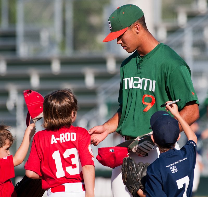 _IGP5597-61.jpg :: UM Baseball vs St. Thomas 4-27-2010