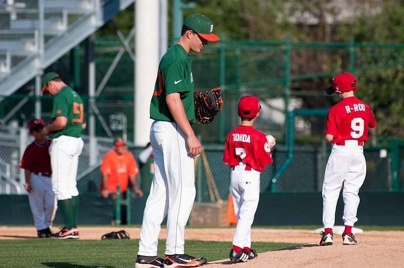 _IGP5598-62.jpg :: UM Baseball vs St. Thomas 4-27-2010