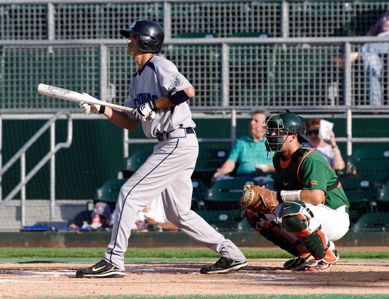 _IGP5635-99.jpg :: UM Baseball vs St. Thomas 4-27-2010