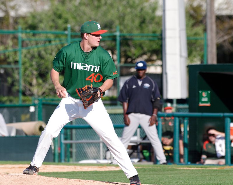 _IGP5652-116.jpg :: UM Baseball vs St. Thomas 4-27-2010