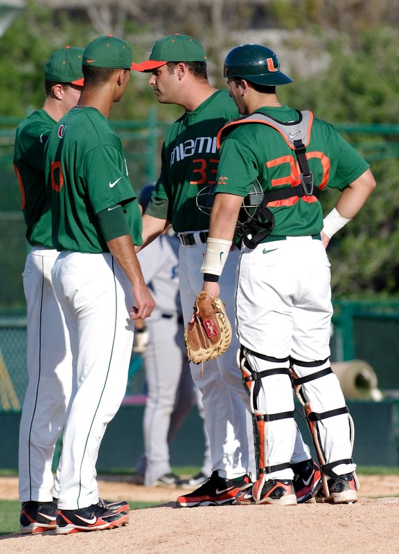 _IGP5660-124.jpg :: UM Baseball vs St. Thomas 4-27-2010