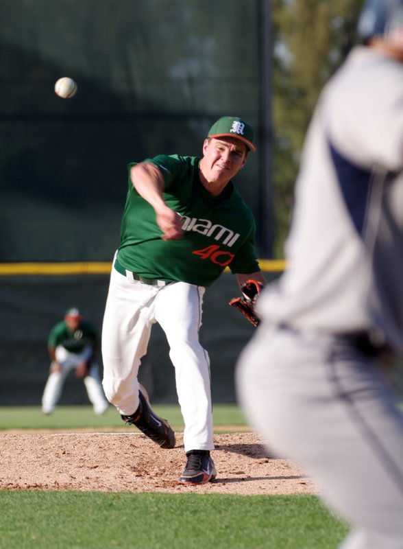_IGP5664-128.jpg :: UM Baseball vs St. Thomas 4-27-2010