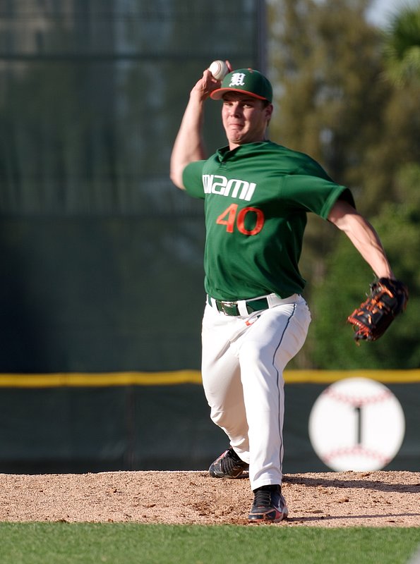 _IGP5673-137.jpg :: UM Baseball vs St. Thomas 4-27-2010