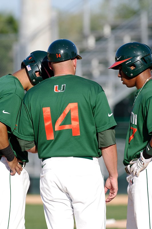 _IGP5704-168.jpg :: UM Baseball vs St. Thomas 4-27-2010