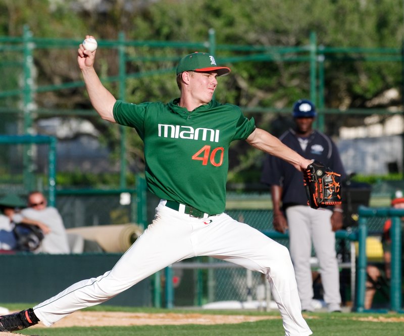 _IGP5775-239.jpg :: UM Baseball vs St. Thomas 4-27-2010