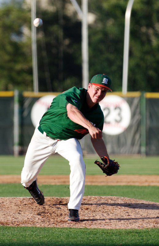 _IGP5847-310.jpg :: UM Baseball vs St. Thomas 4-27-2010