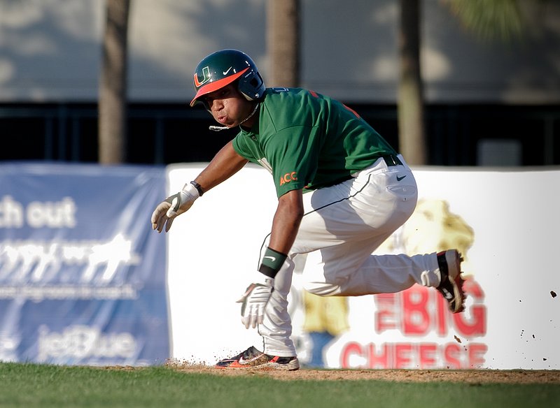 _IGP5885-348.jpg :: UM Baseball vs St. Thomas 4-27-2010