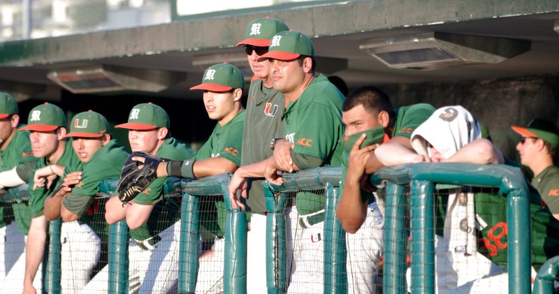 _IGP5948-411.jpg :: UM Baseball vs St. Thomas 4-27-2010