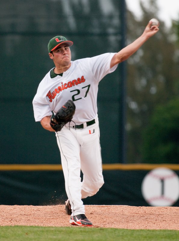 _IGP5980-16.jpg :: UM Baseball vs Maryland 5-2-2010