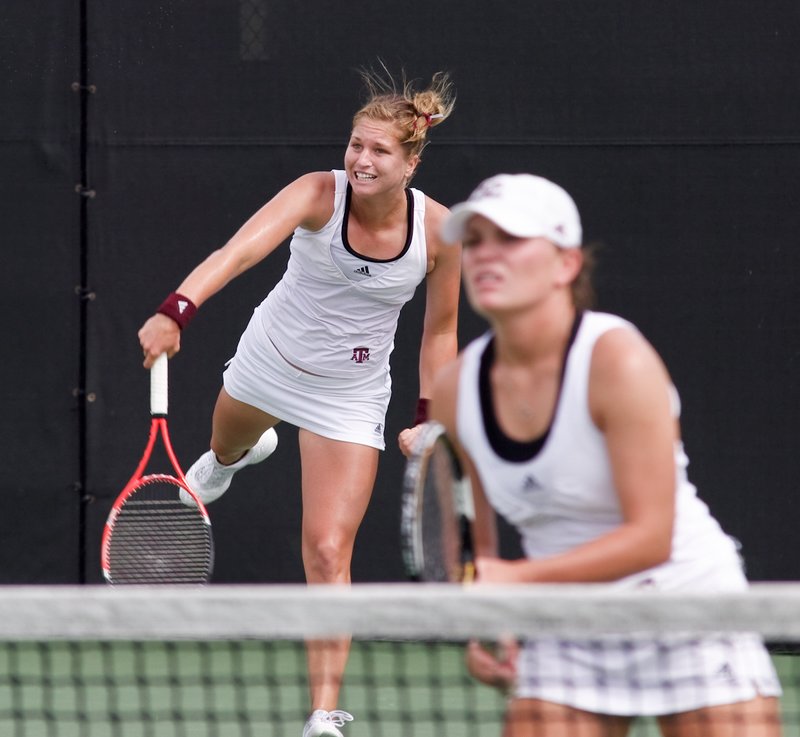 _IGP7011.jpg :: UM Women's Tennis Texas A & M Vs Univ of South Florida 5-14-2010