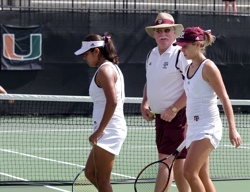 _IGP7042.jpg :: UM Women's Tennis Texas A & M Vs Univ of South Florida 5-14-2010