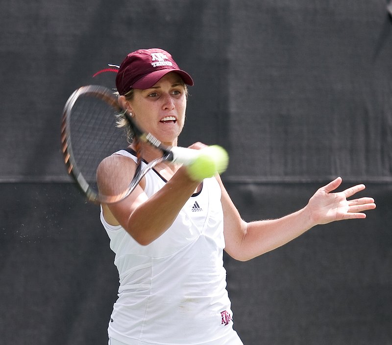 _IGP7120.jpg :: UM Women's Tennis Texas A & M Vs Univ of South Florida 5-14-2010