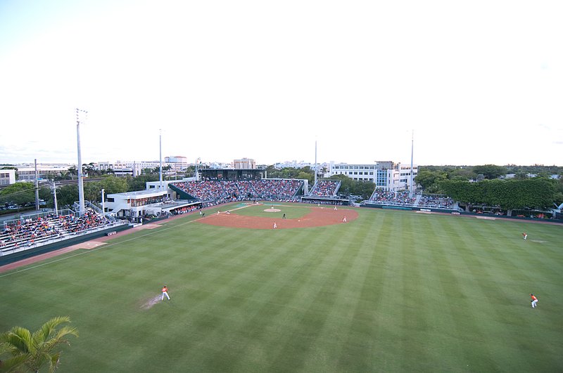 _IGP7792.jpg :: University of Miami Baseball vs Virginia 5-21, 22- 2010