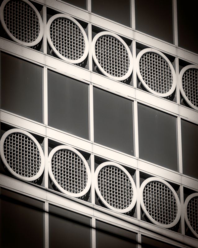Circles BW_.jpg