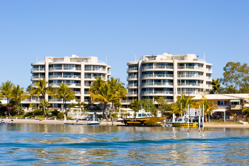 Australia 064.jpg :: The beautiful Beach Front at Noosa, Queensland, Australia