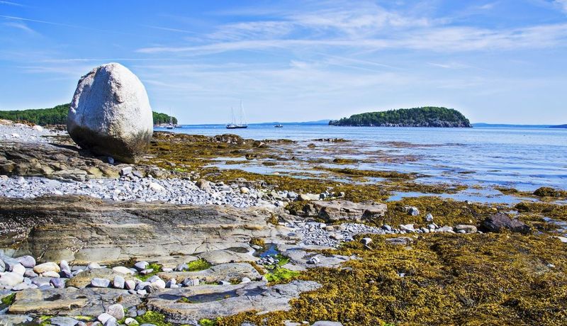 Balance Rock - Bar Harbor - Maine - USA.jpg