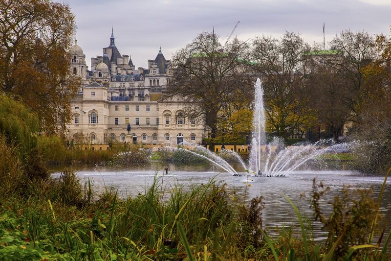 Horseguards from St James_.jpg