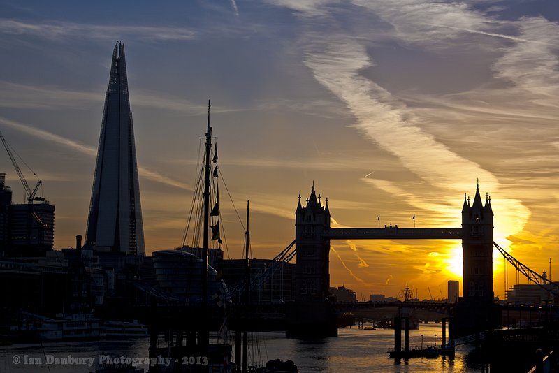 London Skyline from East of Tower Bridge.jpg