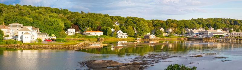 Panorama of BoothBay Harbor (Harbour) - New England - USA.jpg