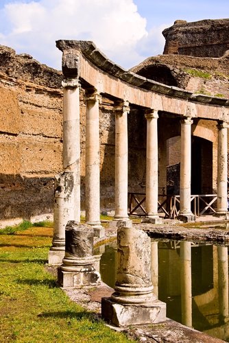 Hadrians Villa.jpg