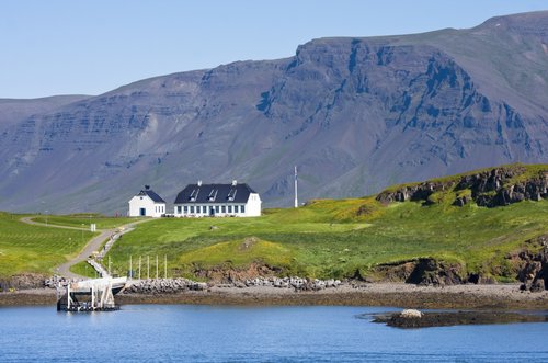 Rekyavik Harbour.jpg