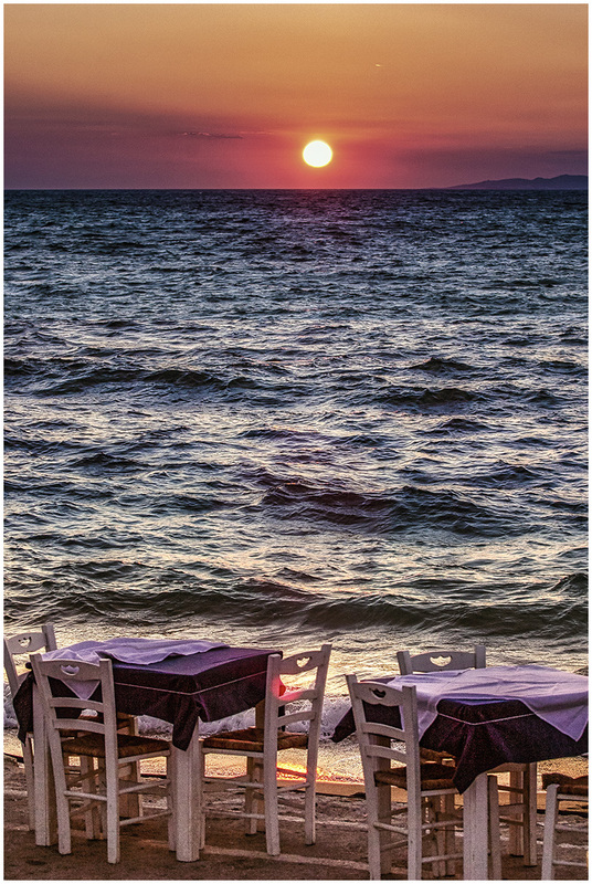 05GRMykonosBeachDinner_1950.jpg