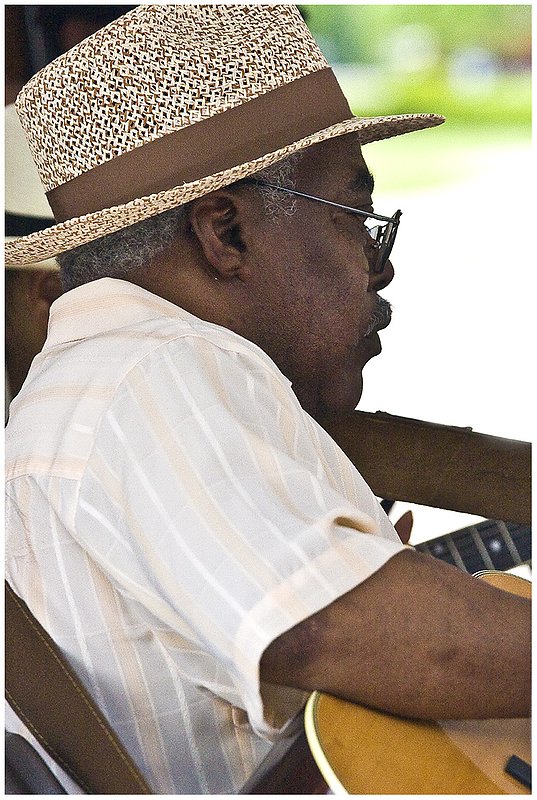 08CBF.JimmyBurns0942.jpg :: J I M M Y   B U R N S 
Chicago Blues Festival
June 5, 2008
