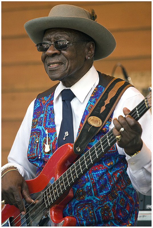 08ChiBF.BobStroger1149.jpg :: B O B   S T R O G E R
Chicago Blues Festival
June 5, 2008