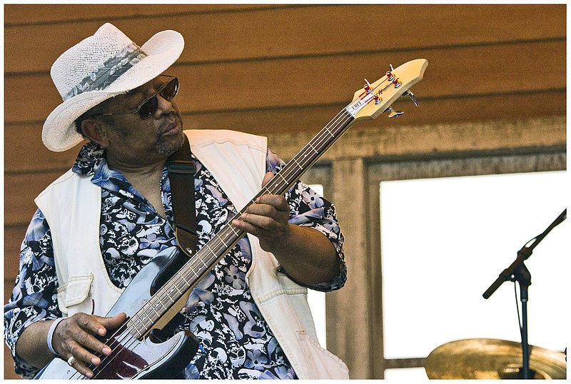 08ChiBF.Day2Bass1063.jpg :: A R O N   B U R T O N
Chicago Blues Festival
June 5,2008